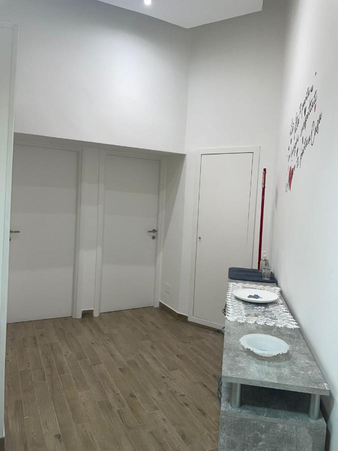 Dormire A Napoli Centro Holiday House Casa Vacanza מראה חיצוני תמונה