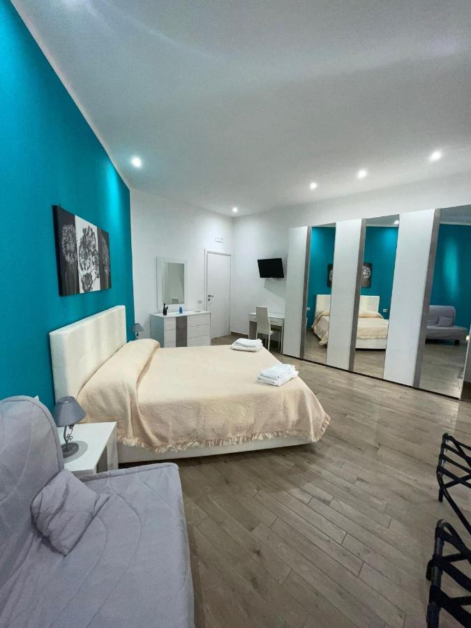 Dormire A Napoli Centro Holiday House Casa Vacanza מראה חיצוני תמונה