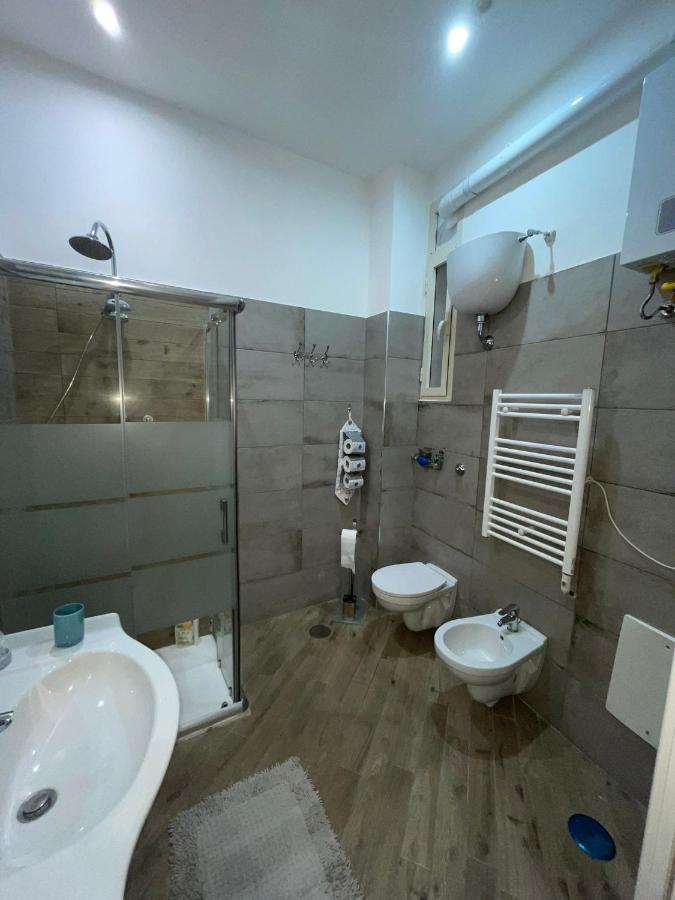 Dormire A Napoli Centro Holiday House Casa Vacanza מראה חיצוני תמונה