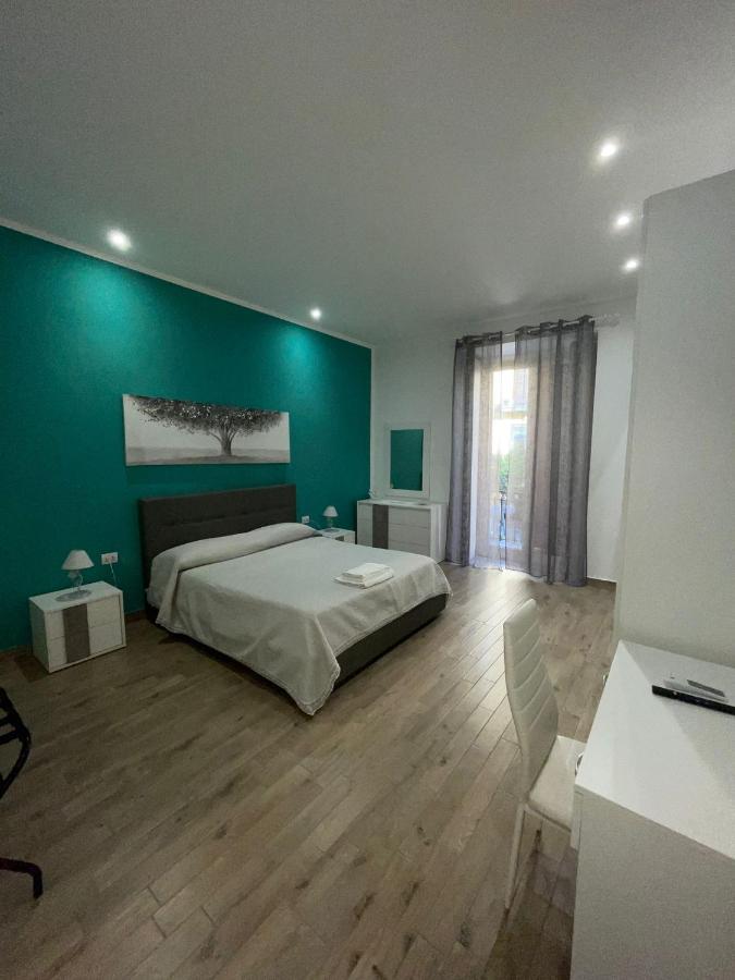 Dormire A Napoli Centro Holiday House Casa Vacanza מראה חיצוני תמונה