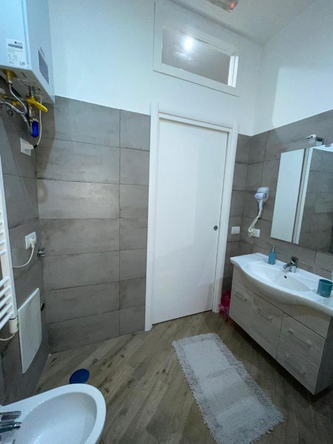 Dormire A Napoli Centro Holiday House Casa Vacanza מראה חיצוני תמונה