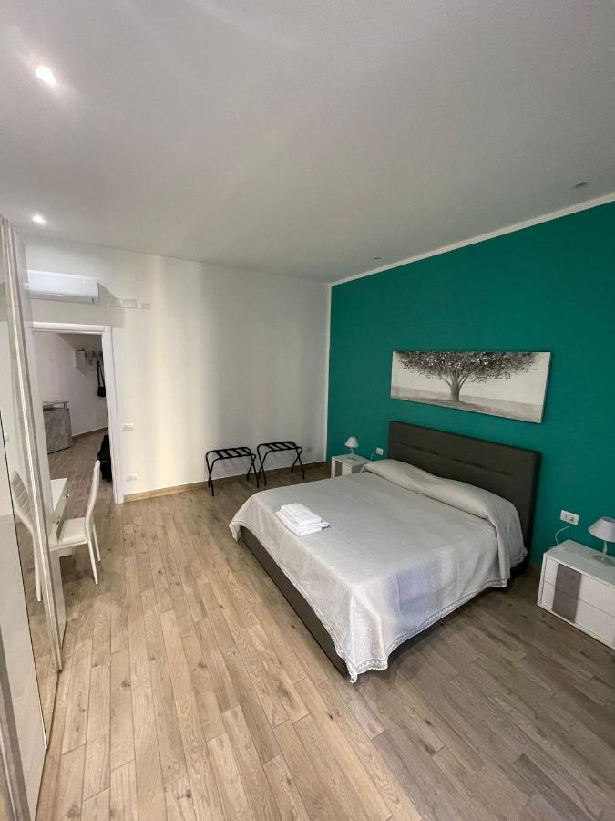 Dormire A Napoli Centro Holiday House Casa Vacanza מראה חיצוני תמונה