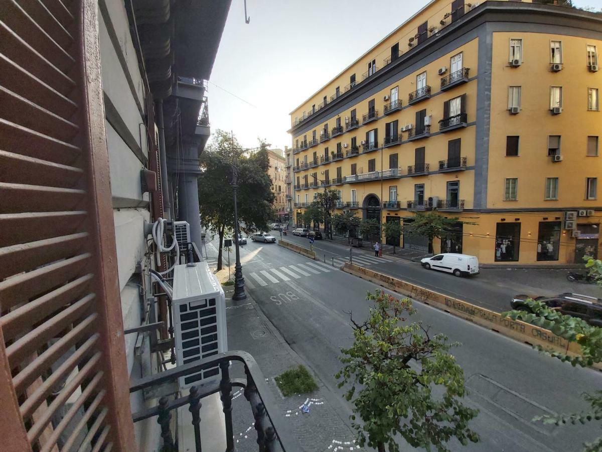 Dormire A Napoli Centro Holiday House Casa Vacanza מראה חיצוני תמונה