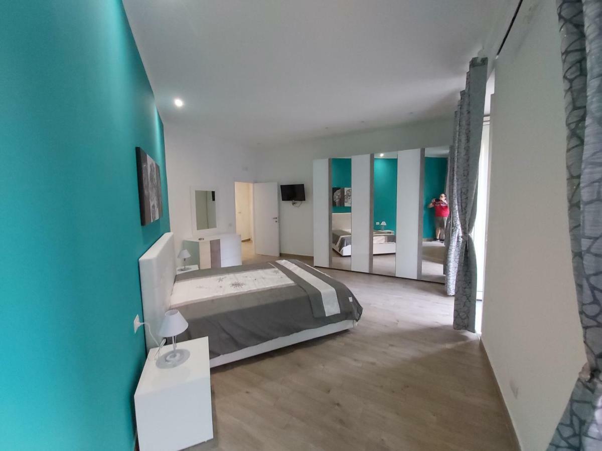 Dormire A Napoli Centro Holiday House Casa Vacanza מראה חיצוני תמונה
