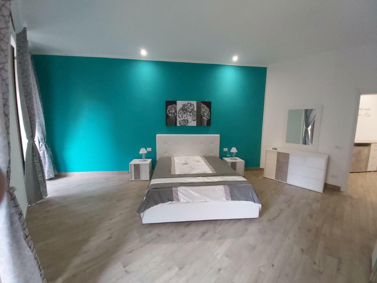 Dormire A Napoli Centro Holiday House Casa Vacanza מראה חיצוני תמונה