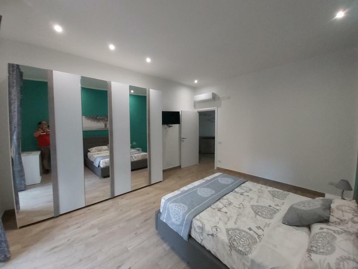 Dormire A Napoli Centro Holiday House Casa Vacanza מראה חיצוני תמונה