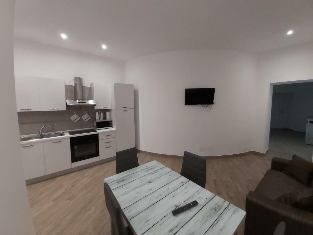 Dormire A Napoli Centro Holiday House Casa Vacanza מראה חיצוני תמונה
